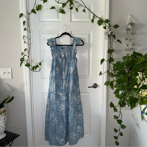 Old Navy Light Blue Floral Maxi Dress - Picture 4 of 4